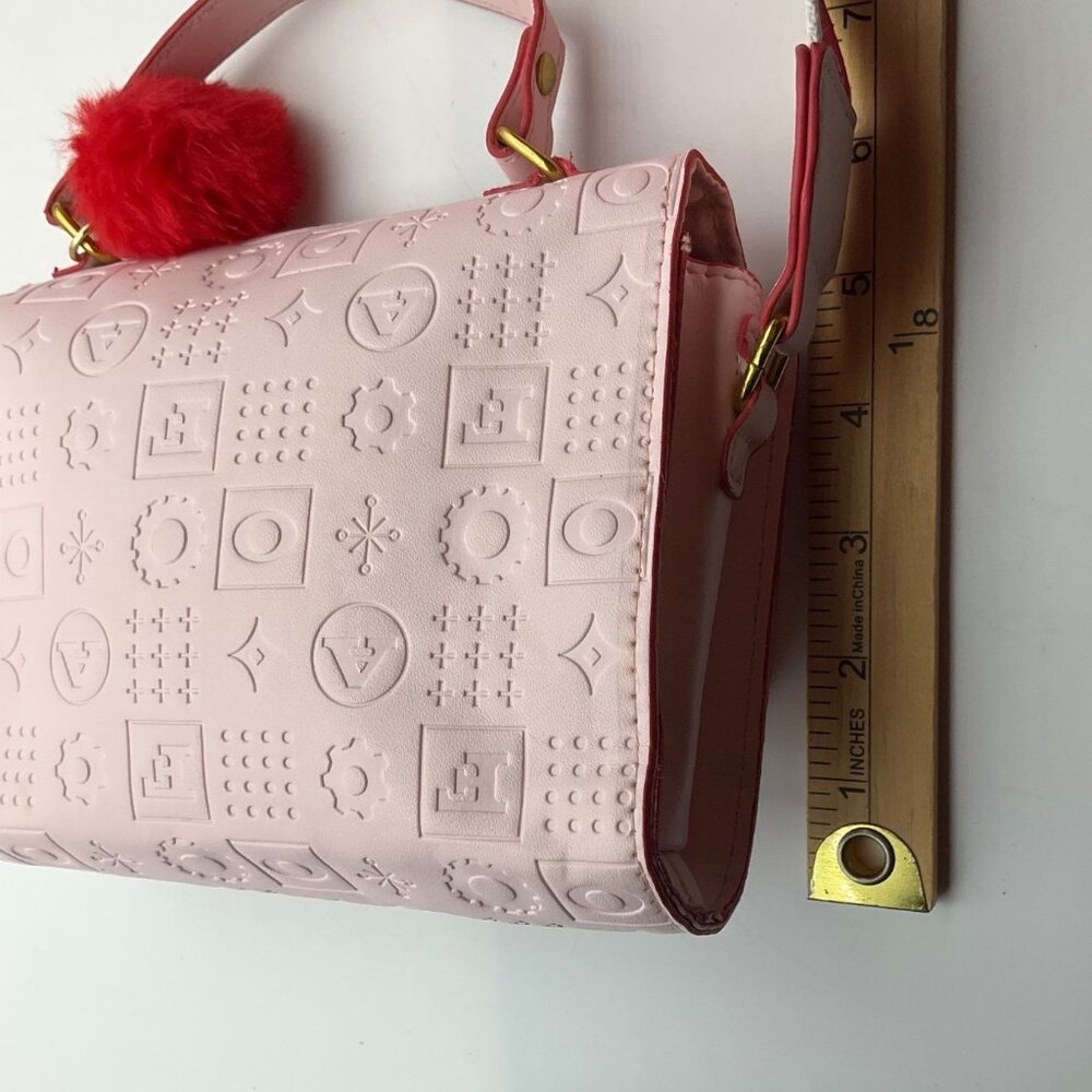 FAO Schwarz girl Glamour Go Designer Purse Embossed Logo print & bag charm - Picture 9 of 16